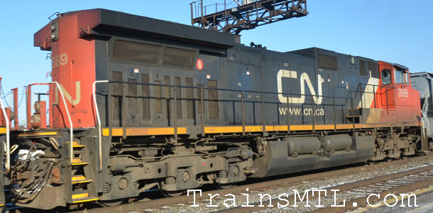 Locomotive CN2669 right side / coté droit